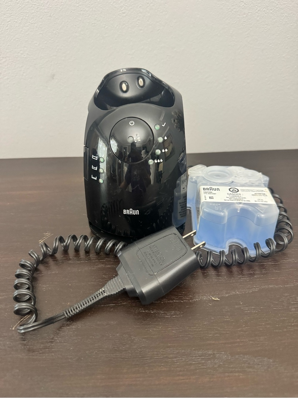 Braun 5675 Series 7 Shaver Charger Base/Cable Cradle Charger With one Cartridge